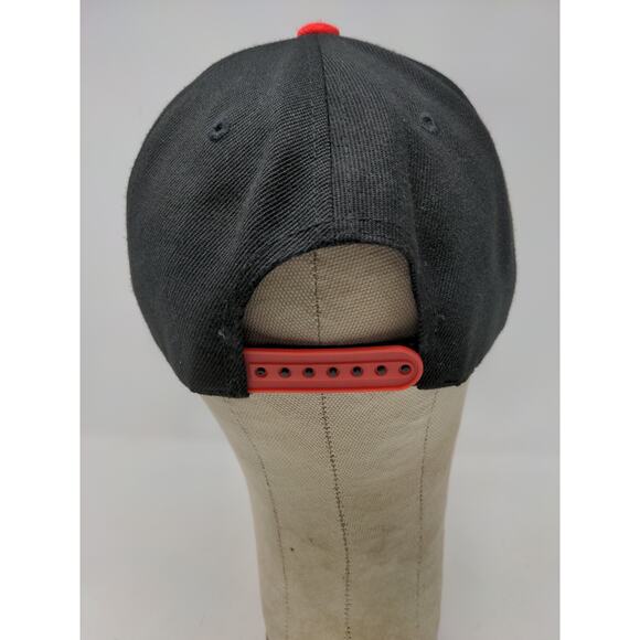 Chicago Snapback Hat Embroidered Spell Out Red & Black OSFM Picture Bill - Picture 6 of 11